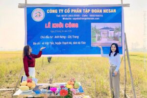 🎉 LỄ KHỞI CÔNG CÔNG TRÌNH – HÀ TĨNH 🎉 Mỗi công trình khởi công không chỉ là bắt đầu một ngôi nhà, mà là khởi đầu cho một hành trình xây dựng tổ ấm – nơi chứa đựng yêu thương và hy vọng. Hôm nay, NESAN vinh dự đồng hành cùng 🏡 Chủ đầu tư: Anh Hưng – Chị Trang trong lễ khởi công đầy ý nghĩa tại Hà Tĩnh. 🔨 Từng nhát cuốc đầu tiên không chỉ đặt nền móng cho công trình, mà còn đặt nền móng cho một tương lai an cư vững chắc. ✨ NESAN xin gửi lời chúc: ✔ Khởi công hanh thông – mọi sự thuận lợi ✔ Thi công an toàn – vững vàng từng giai đoạn ✔ Sớm hoàn thiện tổ ấm như mong đợi – bền đẹp theo năm tháng 💪 Với NESAN, mỗi công trình là một lời cam kết: Làm bằng tâm – xây bằng trách nhiệm – đồng hành đến khi gia chủ an tâm tuyệt đối 📞 Hotline: 0237.383.5555 – 0385.640.761 👉 NESAN – Không chỉ xây nhà, chúng tôi xây dựng tổ ấm!